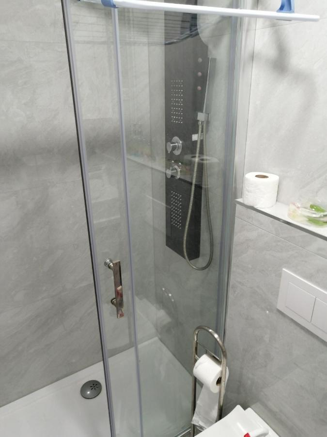 Apartment Rose By The Beach & Tennis Courts سبليت المظهر الخارجي الصورة