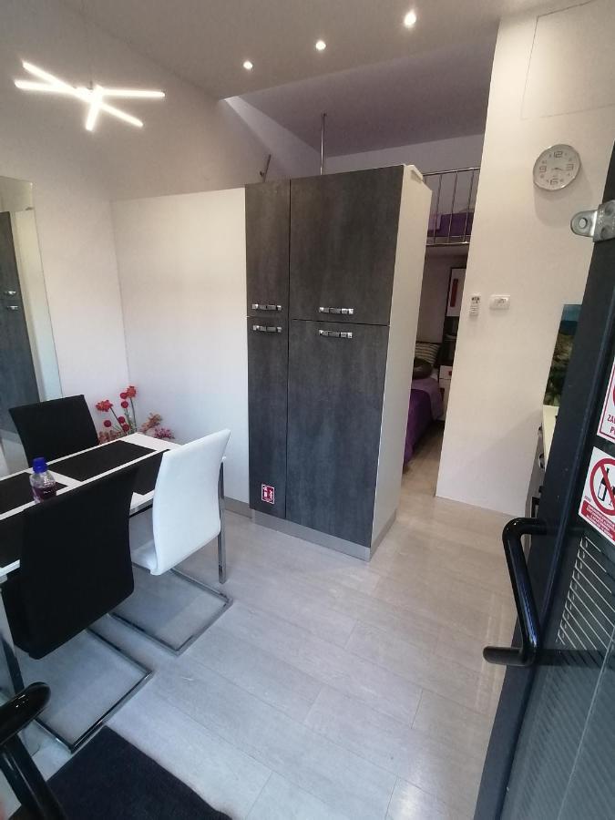 Apartment Rose By The Beach & Tennis Courts سبليت المظهر الخارجي الصورة